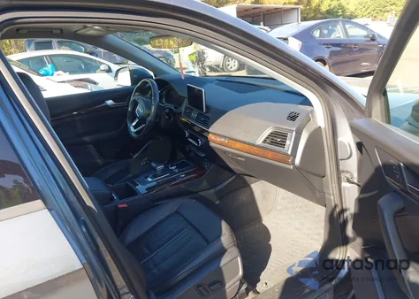 2018 Audi Q5 2.0T Premium/2.0T Tech Premium z USA, uszkodzony, nr VIN WA1ANAFY4J2242119